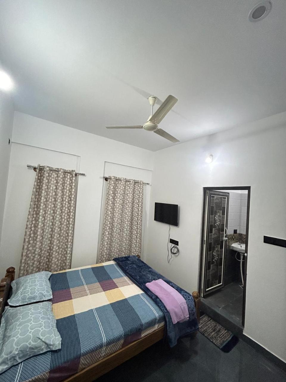 Travel Inn Mysore Vanivilasa Puram Exterior foto